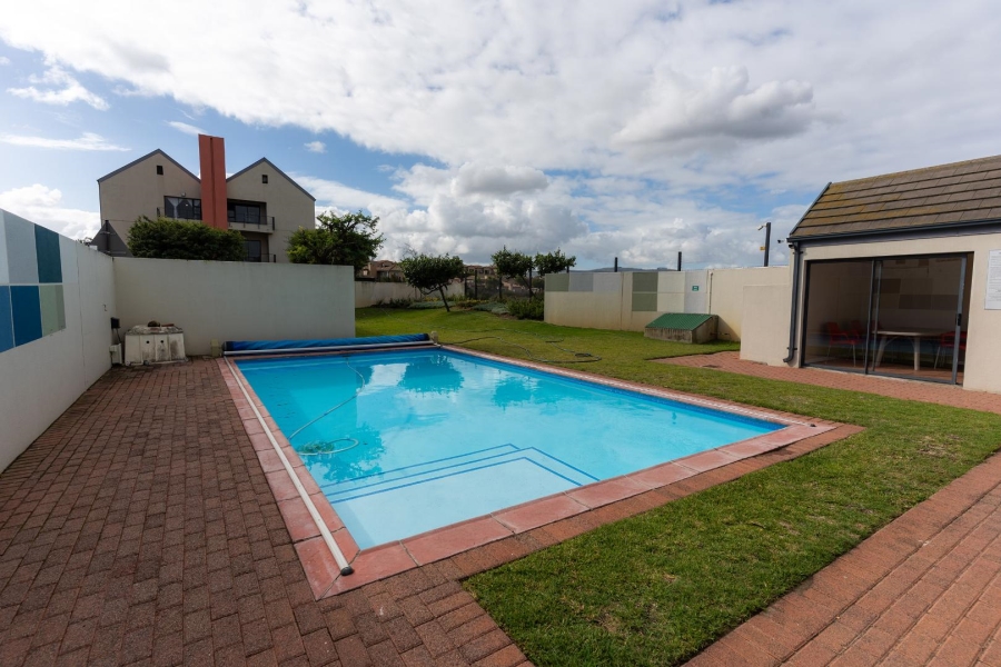 2 Bedroom Property for Sale in Royal Ascot Western Cape